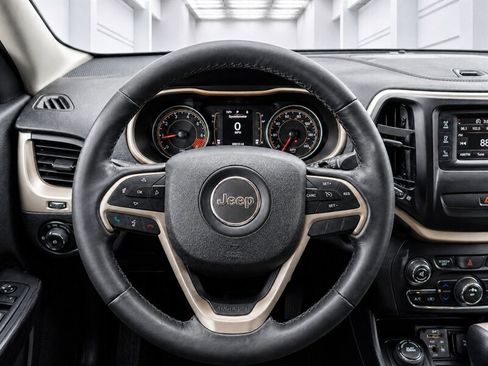 Used 2015 Jeep Cherokee Latitude AWD/4WD image 10