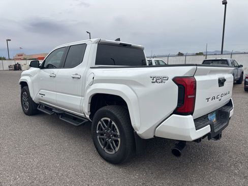 Used 2024 Toyota Tacoma TRD Sport image 3