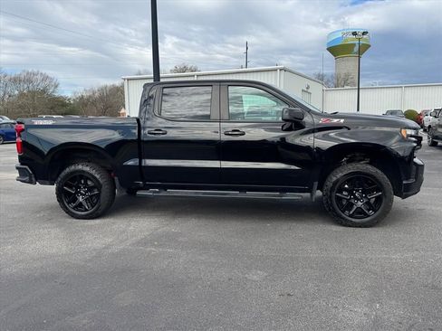 Used 2021 Chevrolet Silverado 1500 LT Trail Boss w/ Convenience Package II image 2