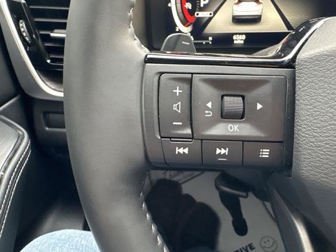 Used 2026 Nissan Rogue Platinum w/ Platinum Premium Package AWD/4WD image 19