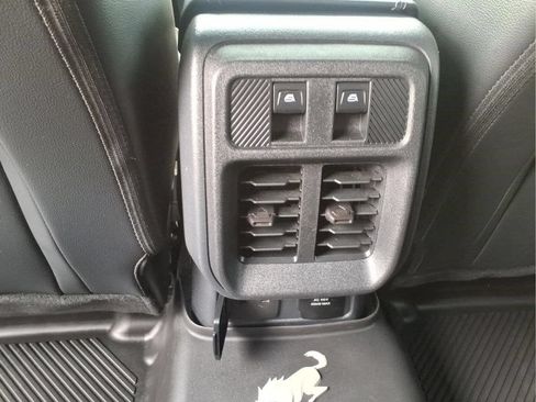 Used 2025 Ford Bronco Outer Banks AWD/4WD image 14