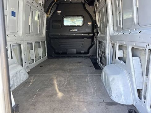 Used 2022 Mercedes-Benz Sprinter 2500 image 16