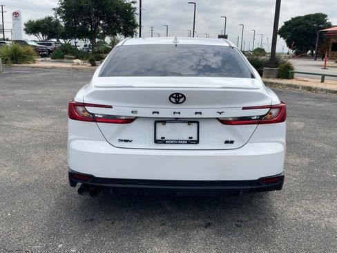 Used 2025 Toyota Camry SE w/ Convenience Package FWD image 6