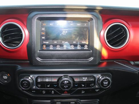 Used 2020 Jeep Wrangler Unlimited Rubicon w/ LED Lighting Group image 17