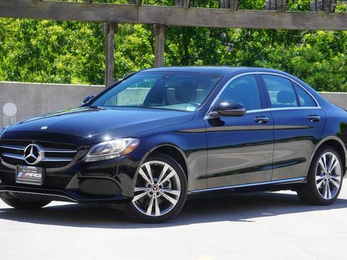 Used 2018 Mercedes-Benz C 300 4MATIC Sedan image 2