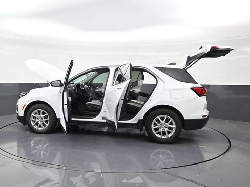 Used 2024 Chevrolet Equinox LS FWD image 30