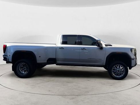 Used 2024 GMC Sierra 3500 Denali Ultimate AWD/4WD image 6