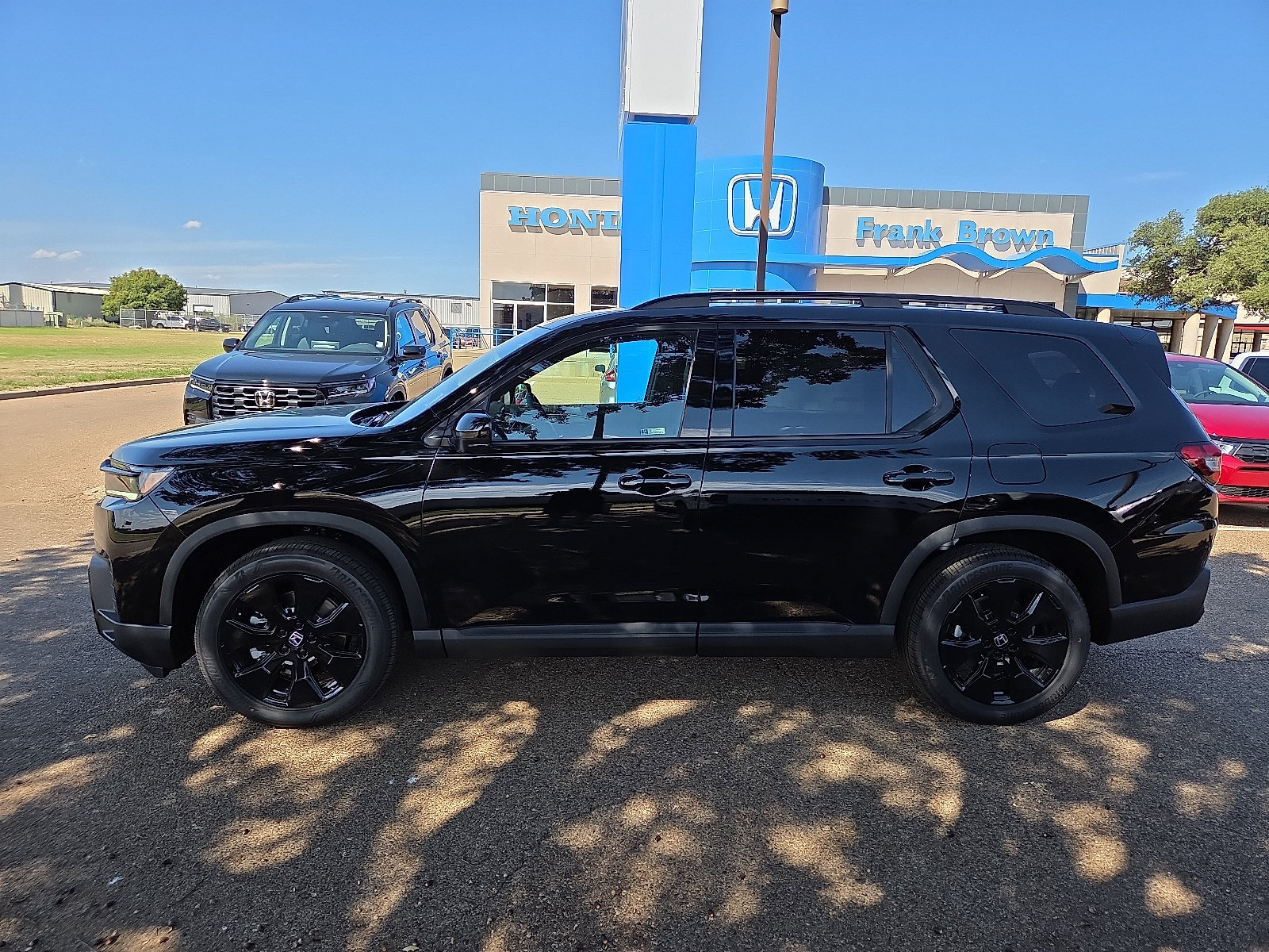 New 2026 Honda Pilot Black Edition image 2