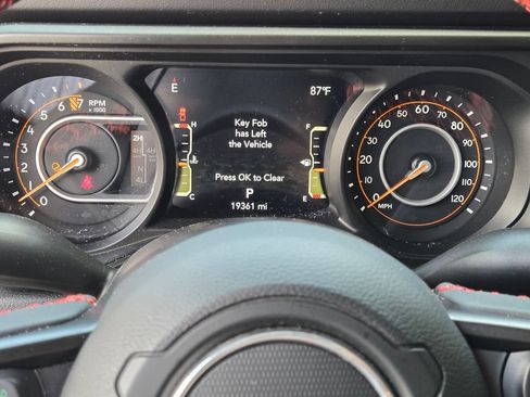 Used 2024 Jeep Gladiator Rubicon AWD/4WD image 26