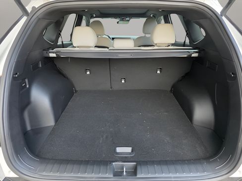 Used 2025 Hyundai Tucson Limited FWD image 13