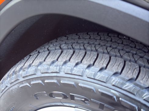 Used 2023 Chevrolet Traverse LT image 11