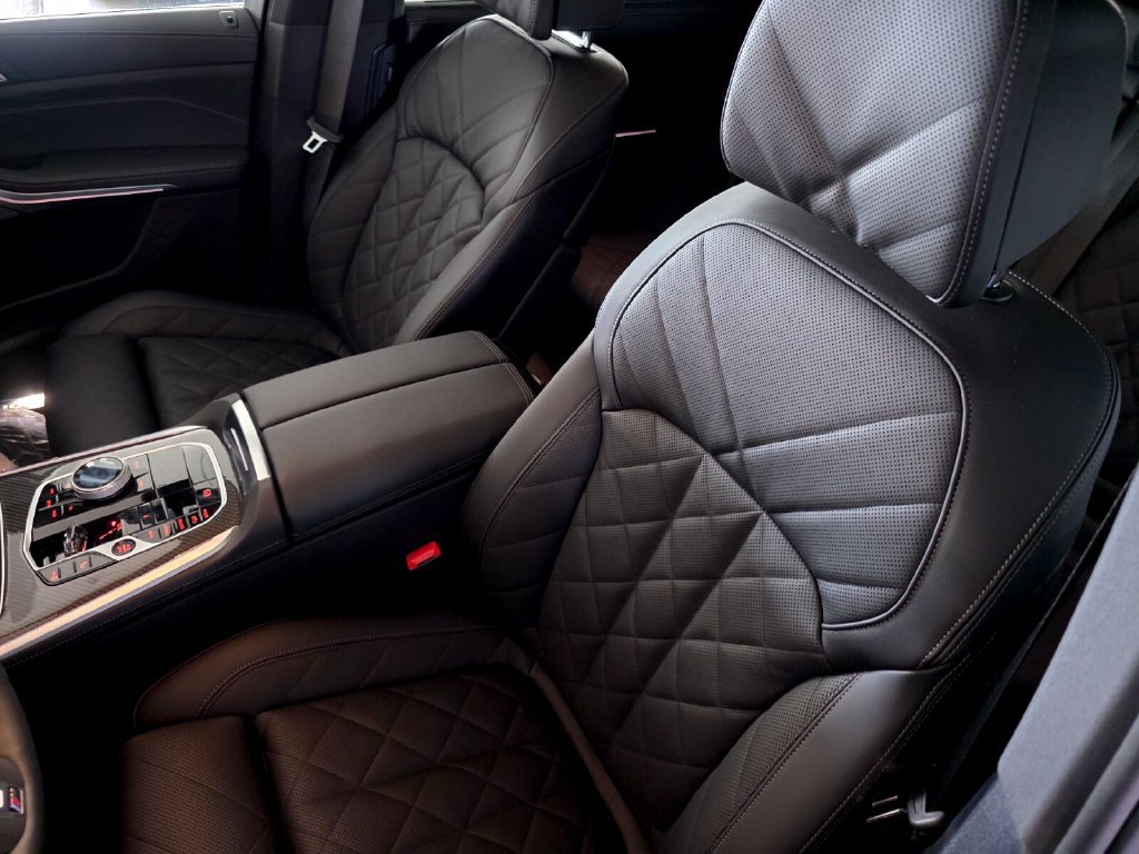 New 2026 BMW X5 M60i AWD/4WD image 9