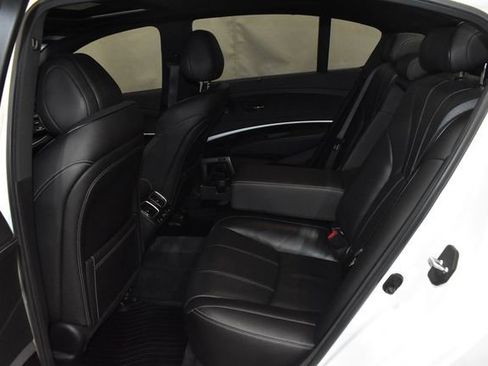 Used 2018 Acura RLX Sport Hybrid w/ Advance Pkg image 31