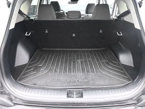 Used 2024 Kia Seltos LX AWD/4WD image 24