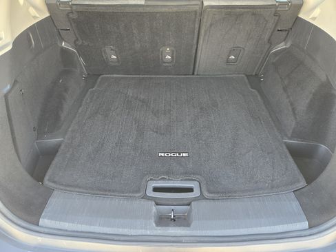 Used 2023 Nissan Rogue SV AWD/4WD image 39