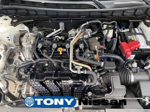 Used 2022 Nissan Altima 2.5 SR w/ Midnight Edition Package FWD image 10