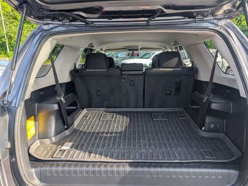 Used 2018 Toyota 4Runner SR5 AWD/4WD image 16
