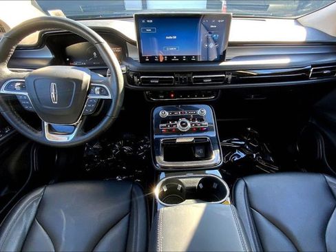 Used 2022 Lincoln Nautilus AWD w/ Premium Package image 13