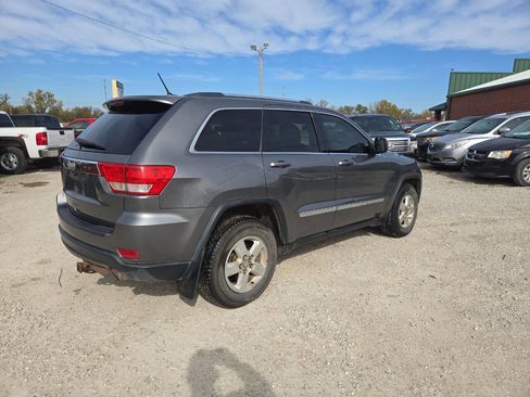 Used 2013 Jeep Grand Cherokee Laredo w/ Laredo E Group image 3