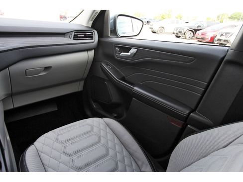 Used 2024 Ford Escape Platinum w/ Premium Technology Package AWD/4WD image 13