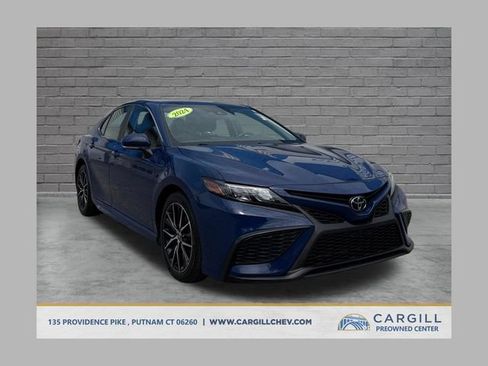 Used 2024 Toyota Camry SE FWD image 1