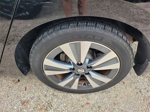 Used 2019 Nissan Sentra SV w/ Special Edition Package image 4