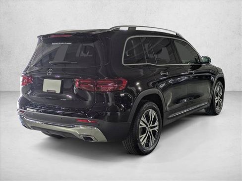 Used 2025 Mercedes-Benz GLB 250 image 8