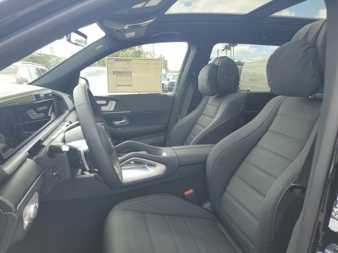New 2026 Mercedes-Benz GLS 580 4MATIC image 25