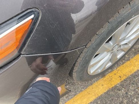 Used 2019 Toyota Camry LE image 5