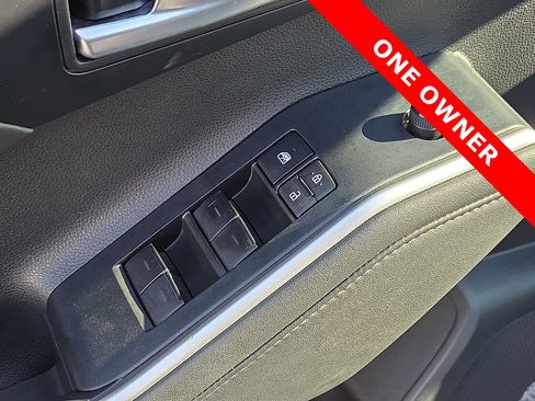Certified 2024 Toyota Highlander XLE image 15