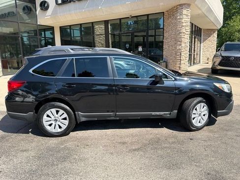 Used 2017 Subaru Outback 2.5i Premium AWD/4WD image 8