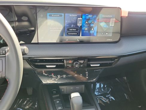 New 2026 Nissan Kicks SR w/ Illumination Package FWD image 9