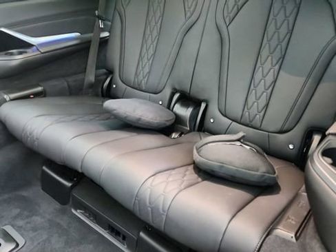 Used 2024 BMW X7 xDrive40i w/ Executive Package image 32