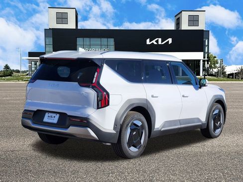 New 2026 Kia EV9 Wind image 5