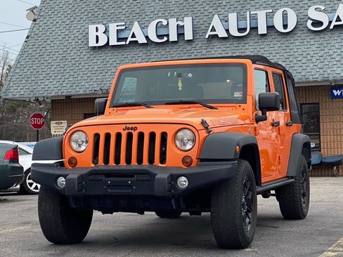 Used 2013 Jeep Wrangler Unlimited Sahara image 3