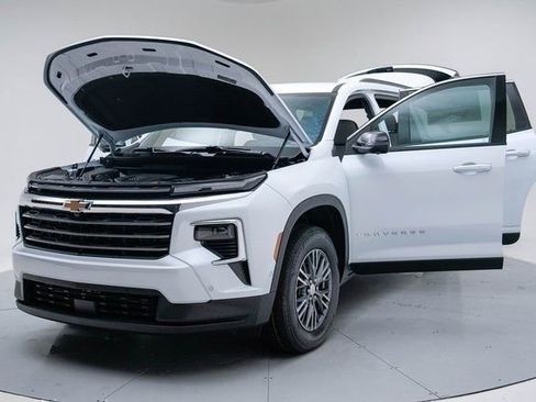 New 2026 Chevrolet Traverse LT w/ Enhanced Driving Package image 18