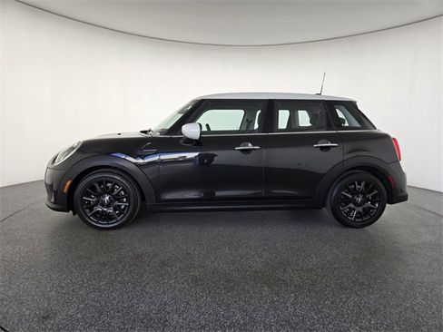Used 2023 MINI Cooper 4-Door Hardtop image 27