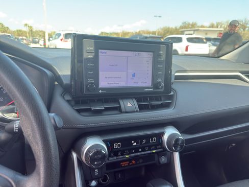 Certified 2020 Toyota RAV4 XLE image 4