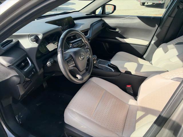 Used 2019 Lexus UX 200 w/ Accessory Package FWD image 5