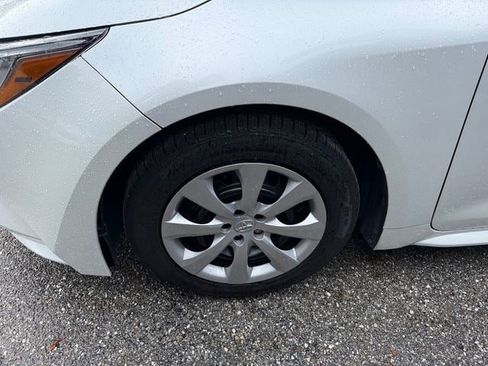 Used 2023 Toyota Corolla LE FWD image 4