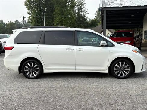 Used 2020 Toyota Sienna Limited Premium w/ Carpet Mat Package AWD/4WD image 3