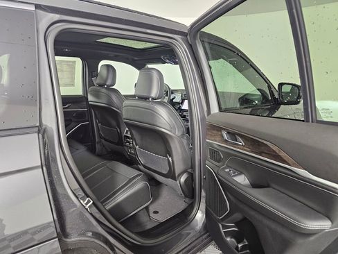 New 2026 Jeep Grand Cherokee Limited AWD/4WD image 36