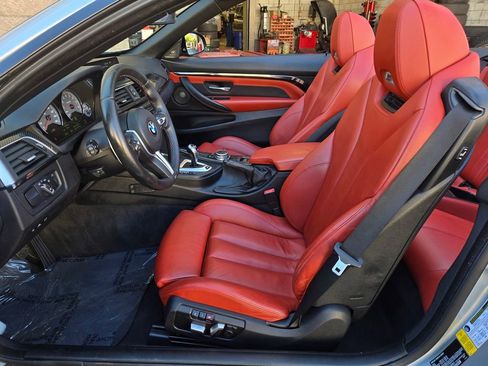 Used 2016 BMW M4 Convertible image 18
