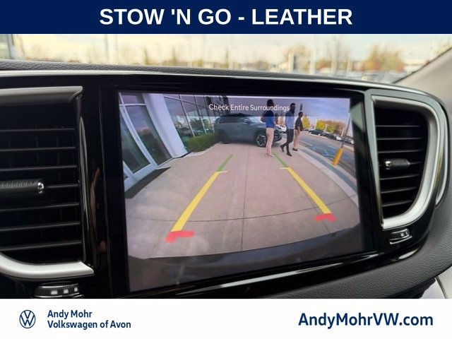 Used 2024 Chrysler Pacifica Touring-L FWD image 23