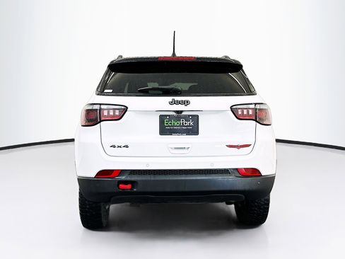 Used 2025 Jeep Compass Trailhawk AWD/4WD image 7