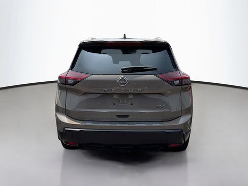 Used 2024 Nissan Rogue SV w/ SV Premium Package FWD image 4