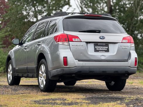 Used 2011 Subaru Outback 3.6R Limited w/ PWR Moonroof Pkg AWD/4WD image 5