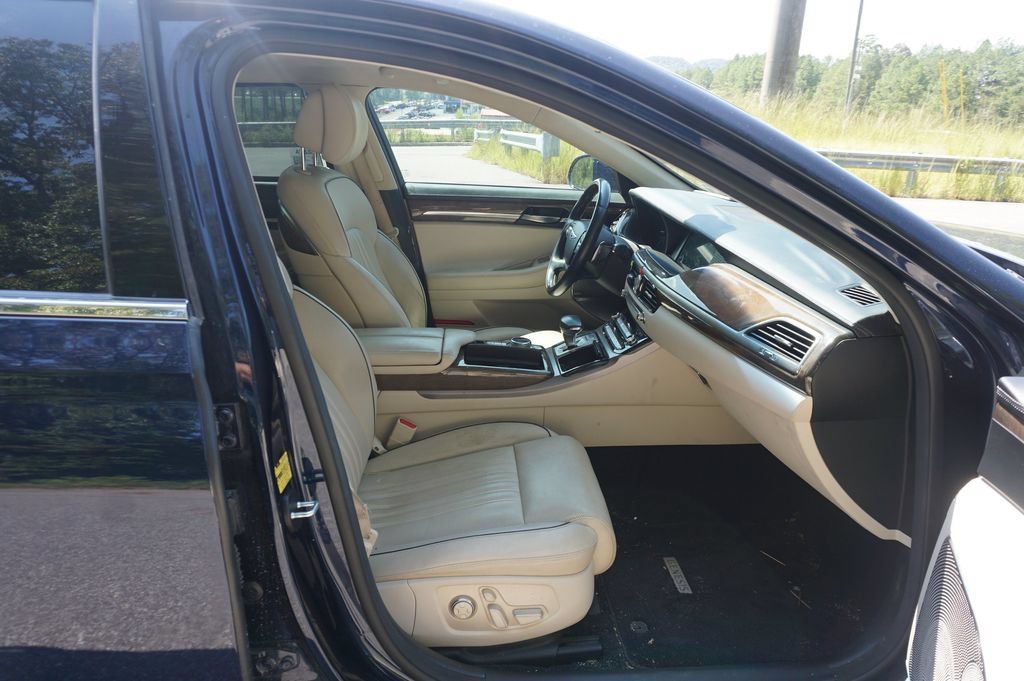 Used 2019 Genesis G90 3.3T Premium AWD/4WD image 16