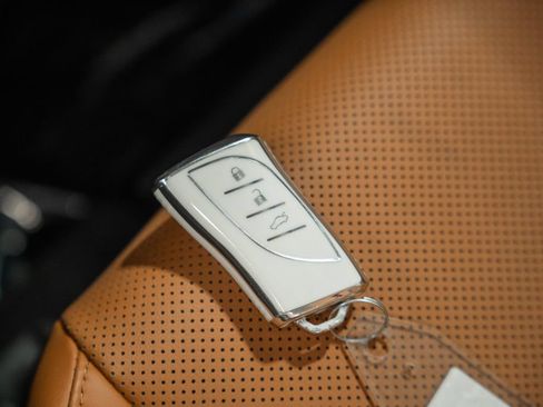 Used 2019 Lexus UX 200 w/ Premium Package FWD image 44