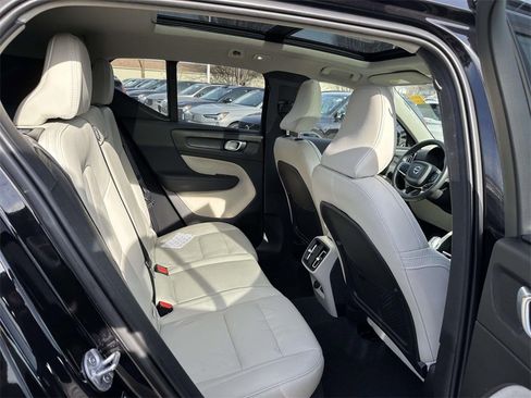 Used 2024 Volvo XC40 B5 Plus w/ Protection Package Premier image 13